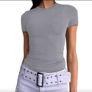Light Grey Slim Fit Tee – Women’s Medium, Excellent Condition